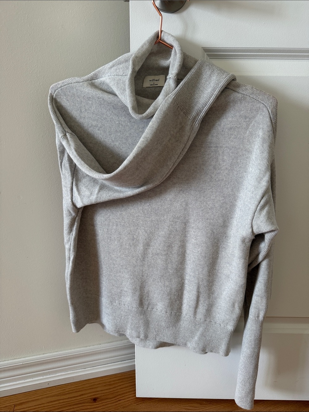 Wilfred Light Gray Turtleneck Sweater - Picture 2 of 8